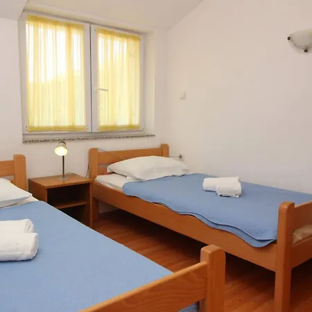 Apartment Knezevic Baska (Krk)